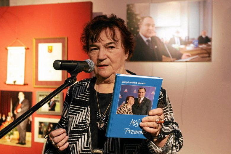 Jadwiga Gosiewska, matka Przemysława Gosiewskiego, jest w składzie Społecznego Komitetu Budowy Pomnika w Kielcach.