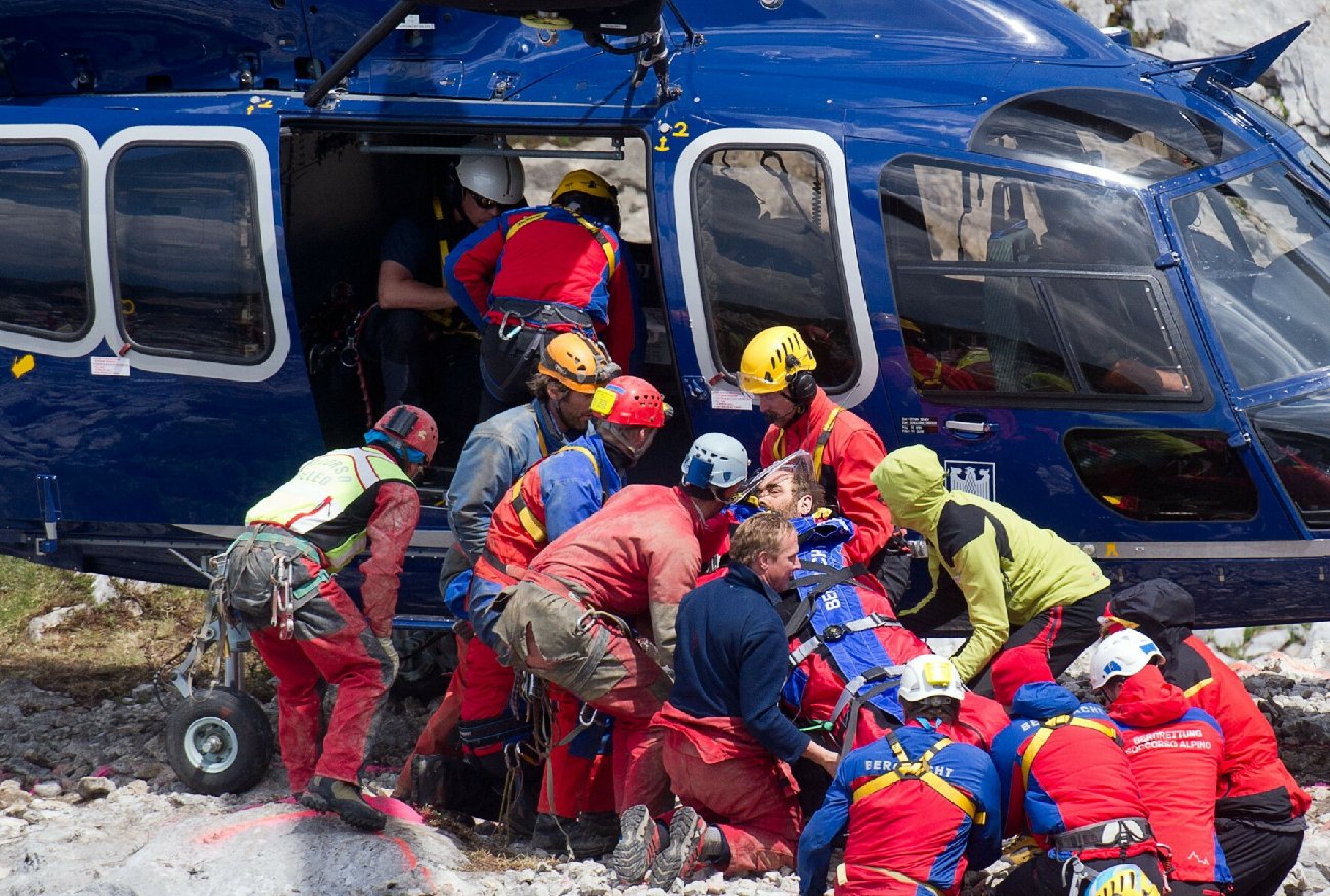 Masywne bloki lodu runęły w Alpach. Od rana trwa akcja ratunkowa