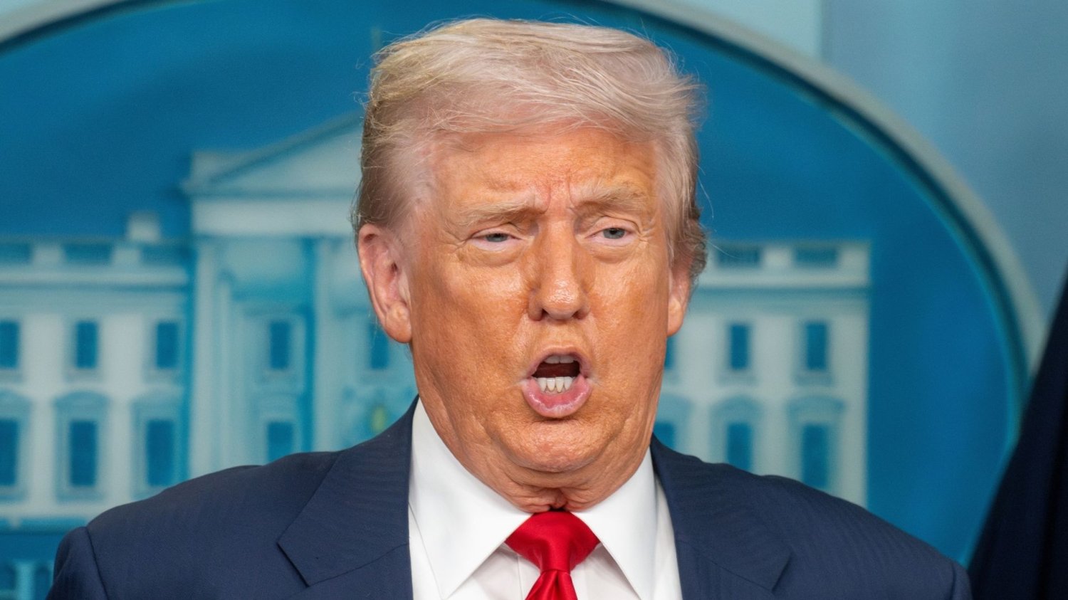 Człowiek Trumpa: "Jak on jeszcze żyje?". Po tych rewelacjach sama myślę, czy to cud Jak wygląda dieta Donalda Trumpa?