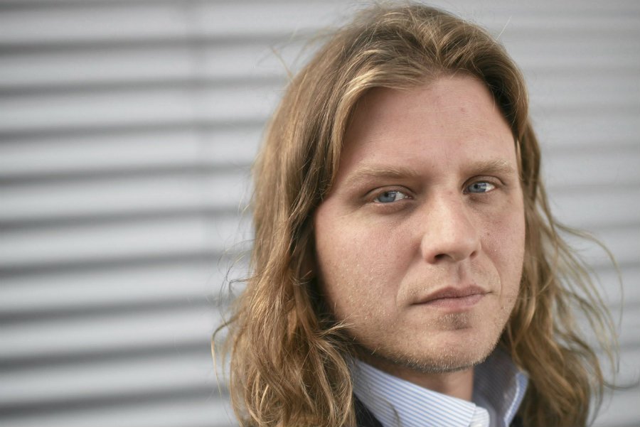 Nieoficjalnie: wiadomo, kim była 27-latka, która towarzyszyła Piotrowi Woźniakowi-Starakowi.