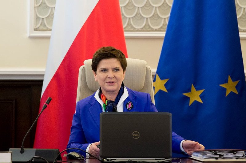 To premier Beata Szydło reprezentuje Polskę w Brukseli i głosuje w sprawie Donalda Tuska.