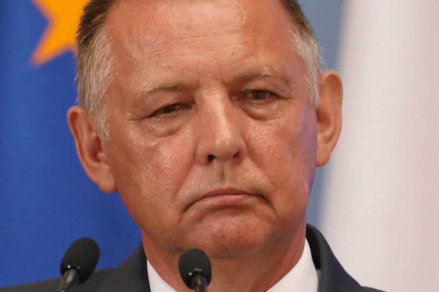 Marian Banaś przed wejściem na sejmową komisję nie chciał odpowiedzieć na żadne pytanie dziennikarzy.