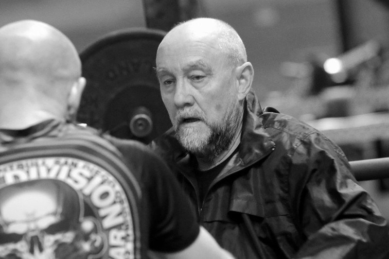 Andrzej Gmitruk był trenerem najlepszych polskich pięściarzy. Urodził się na warszawskiej Pradze, miał żonę i dziecko.