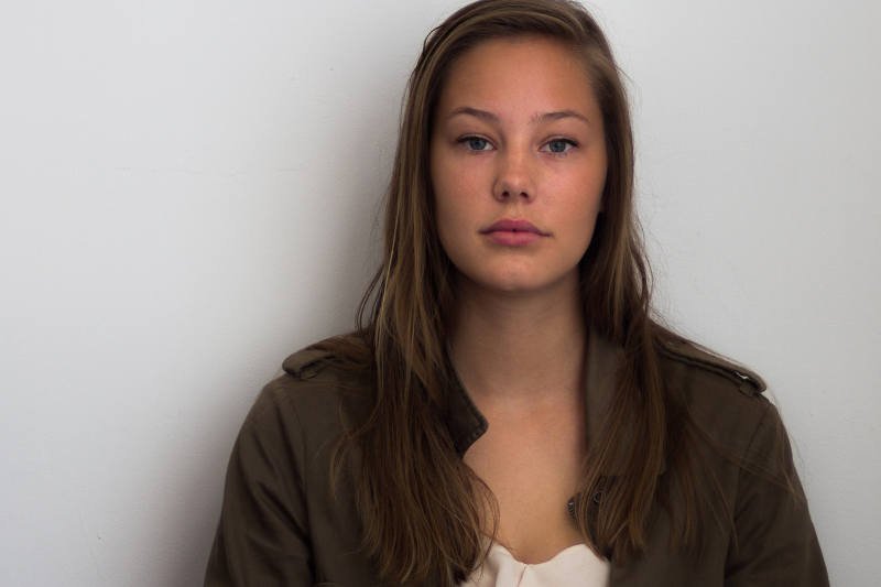 Naturalne włosy i tak zwany make-up-no-make-up, czyli bezpretensjonalny luz