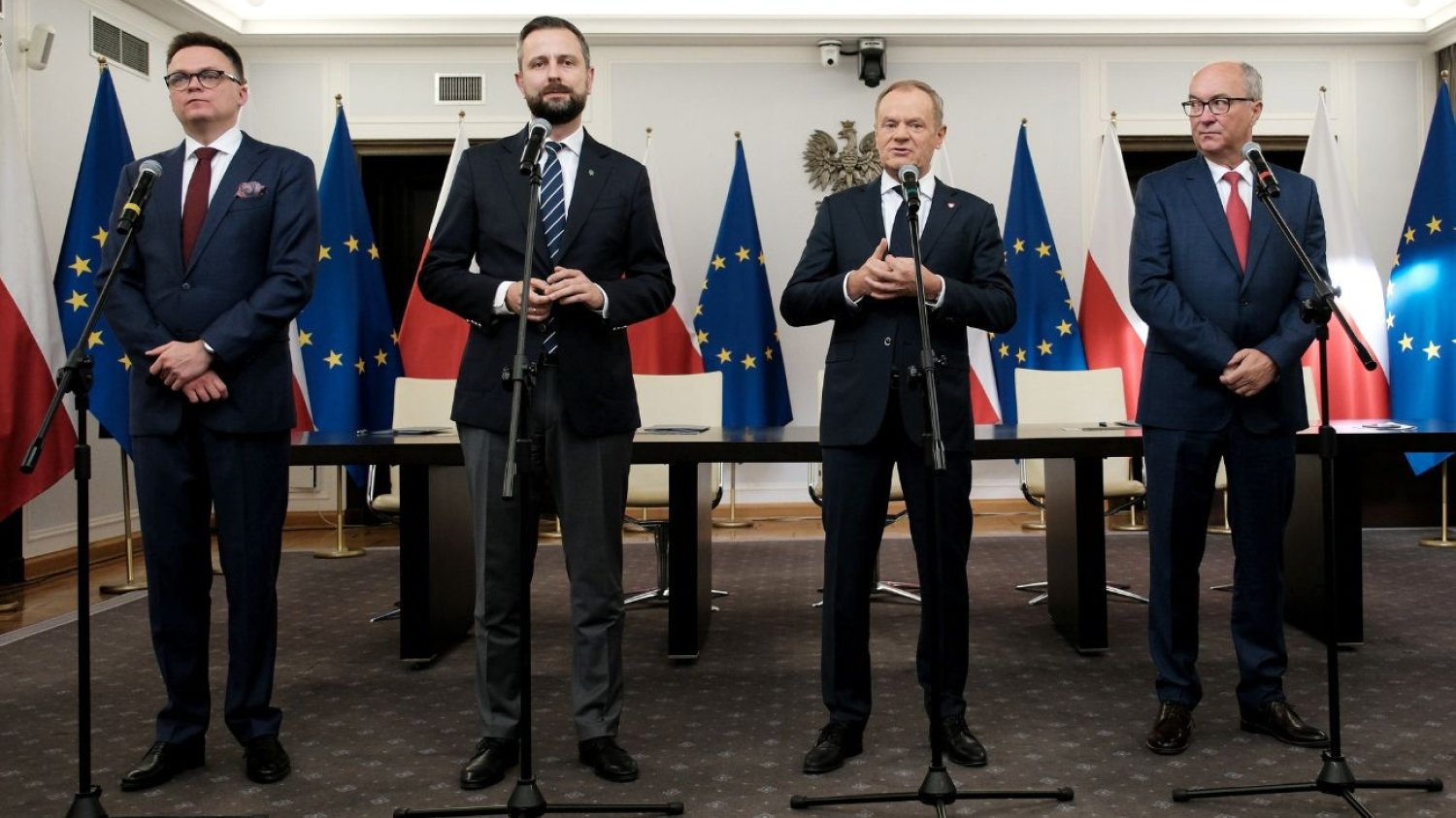 Kto będzie rzecznikiem rządu? Poseł Polski 2050 ma nietypową propozycję. Kto będzie rzecznikiem rządu? Poseł Ćwik proponuje "przynajmniej trzech".