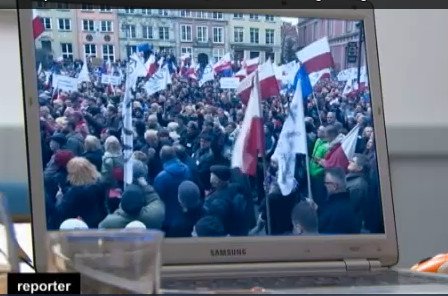 Telewizja nadaje w ponad 20 językach od 1993 roku.