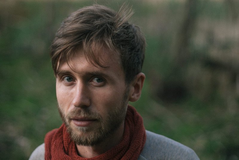 Maciej Moskwa, wielokrotnie nagradzany fotograf uważa, że fotograf powinien pokazywać świat bez pudrowania.