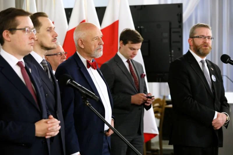 Policja wysyła do sejmu wnioski o ukaranie posłów Konfederacji