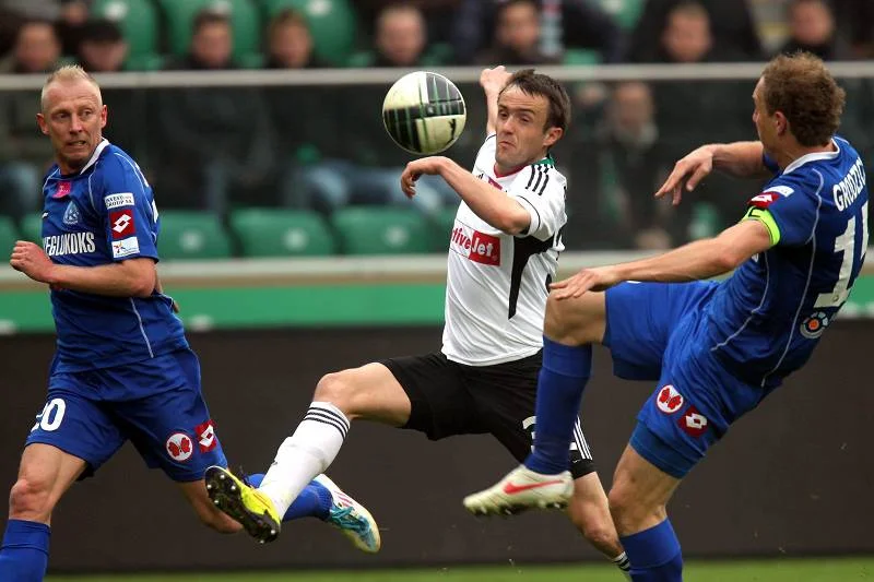 Mecz Legia - Ruch miał zadecydować o mistrzostwie Polski. Choć gospodarze wygrali, wciąż jednak nie mogą być pewnie tytułu