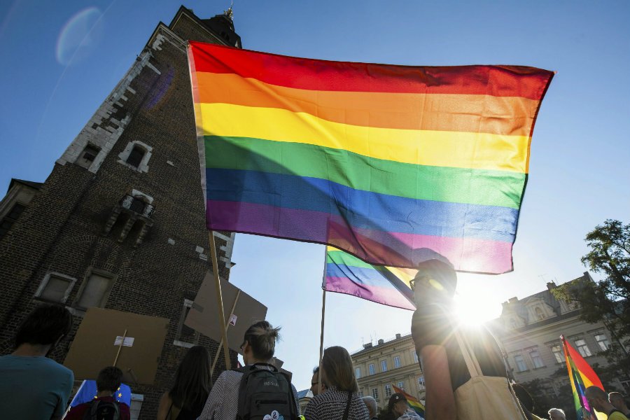 Trybunał Sprawiedliwości Unii Europejskiej wydał przełomowy wyrok ws. praw małżonków osób tej samej płci.