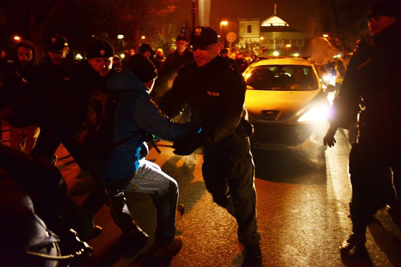 Warszawscy adwokaci będą pomagać osobom, które mają problemy z prawem przez udział w protestach.