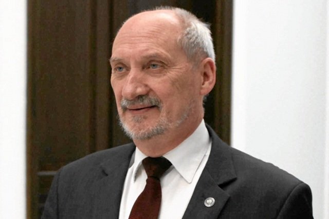 Antoni Macierewicz przekonuje, że Donald Tusk i Bartłomiej Sienkiewicz "budują potencjał prowokacji"