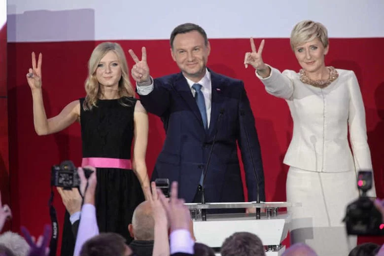 "Zwycięstwo Mu zgotowała Jego prawica" – padło na mszach w dniu I tury wyborów prezydenckich w 2015 r.