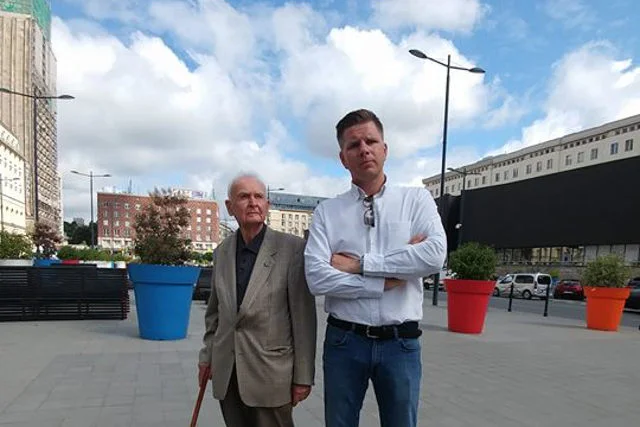 Filip Chajzer apeluje na Facebooku o pieniądze dla Powstańców Warszawskich.