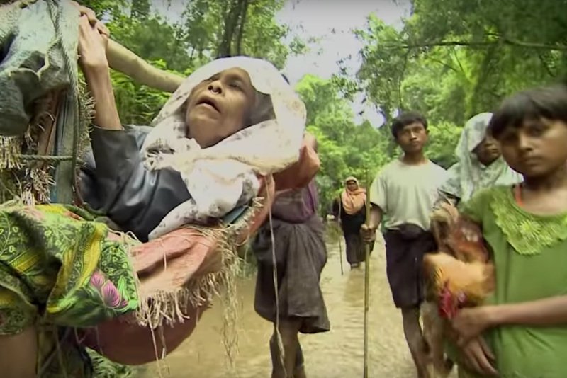 Prześladowani masowo uciekają z Birmy do Bangladeszu.