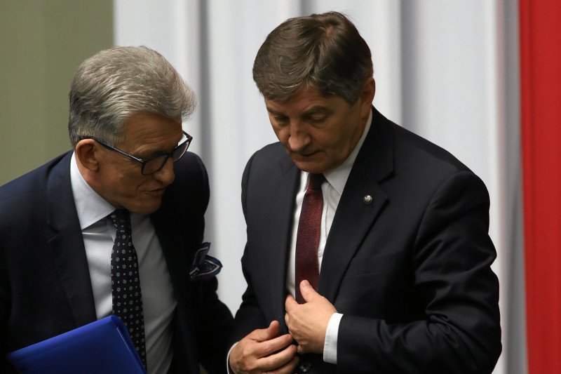 Stanisław Piotrowicz i jego żona znaleźli się na liście pasażerów podróżujących z marszałkiem Sejmu.