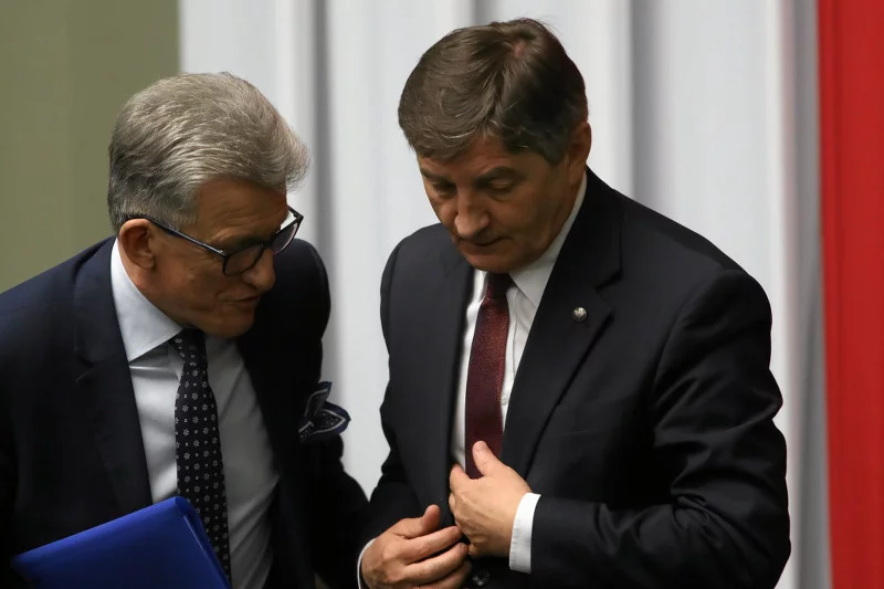 Stanisław Piotrowicz i jego żona znaleźli się na liście pasażerów podróżujących z marszałkiem Sejmu.