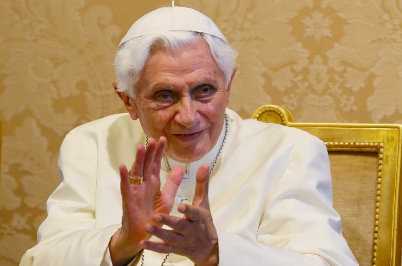 Włoskie media informują, że stan Benedykta XVI jest "ciężki, ale stabilny"