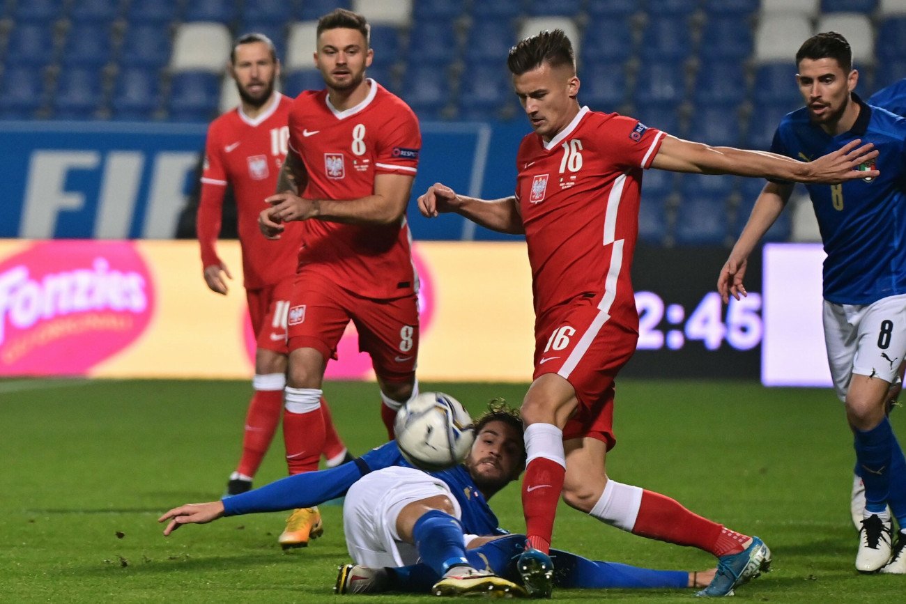 Arkadiusz Reca nie zaliczy ostatnich miesięcy w reprezentacji Polski do udanych. Najpierw kontuzja, teraz koronawirus.