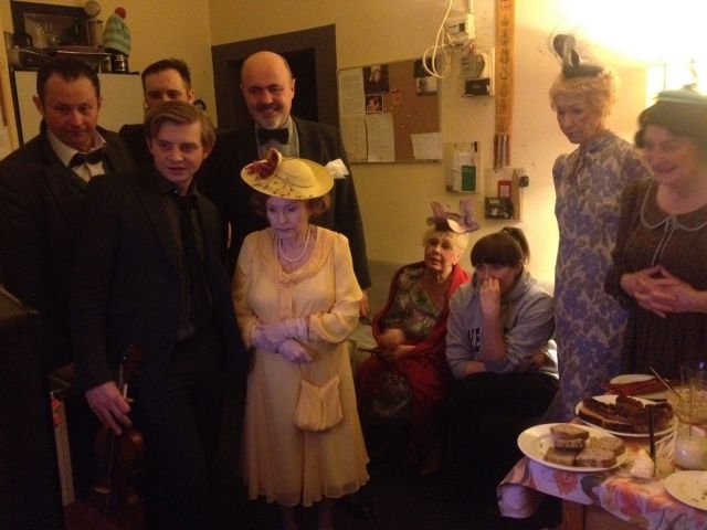 Och-Teatr oczekiwanie an Papieza. W trakcie spektaklu TRZEBA ZABIĆ STARSZĄ PANIĄ