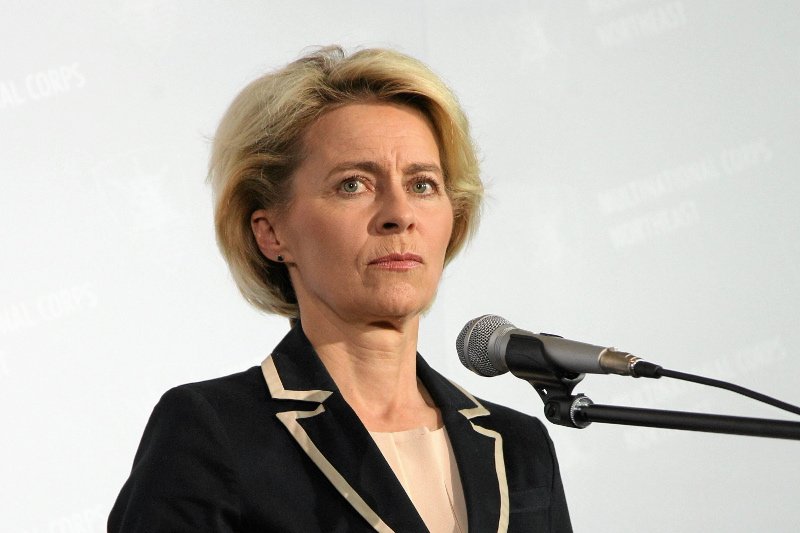 Niemka Ursula von der Leyen nową szefową KE.