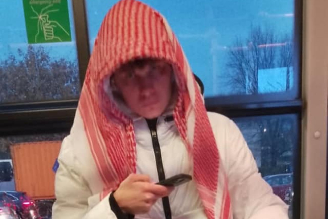 Mama zaginionego Krzysztofa Dymińskiego zamieściła nowe zdjęcie. Kobieta błaga o pomoc w odnalezieniu syna.