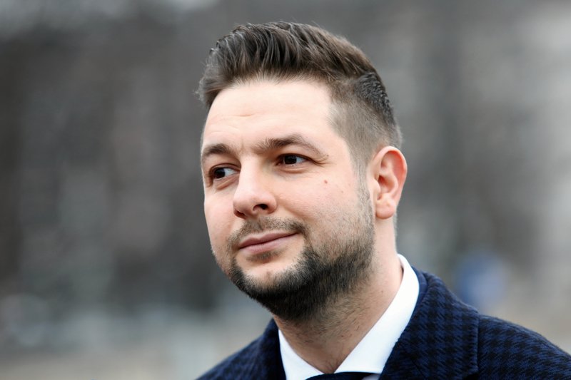 W czerwcu Uniwersytet Opolski odmówił Patrykowi Jakiemu możliwości doktoryzowania się. W listopadzie były członek rządu PiS obronił pracę na uczelni założonej przez ministra Antoniego Macierewicza.