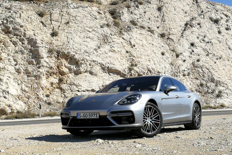Porsche Panamera Turbo S E-Hybrid w wersji Executive.