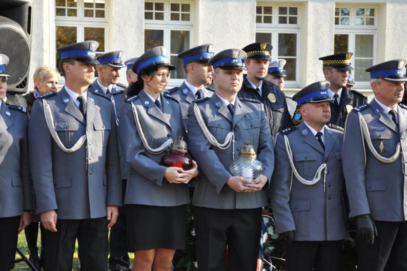 Z roku na rok rośnie liczba policjantów, którzy giną na służbie.