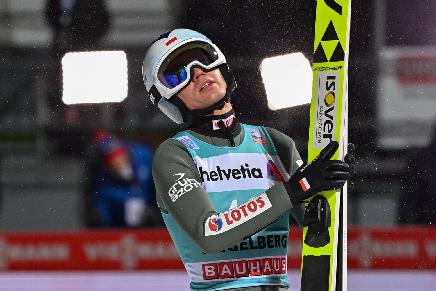 Kamil Stoch zmaga się z kontuzją stawu skokowego i nie weźmie udziału w zawodach Pucharu Świata w Zakopanem