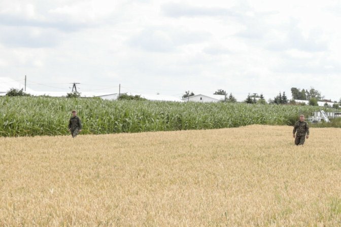 Balon z Białorusi znaleziony? Leżał na polu kukurydzy, obok Białej Piskiej
