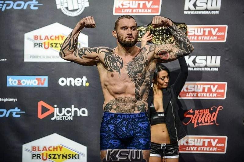 Michał Materla to sportowiec uprawiający dyscyplinę mieszanych sztuk walki. Prokuratura oskarża go o udział w grupie przestępczej zajmującej się przemytem narkotyków i obrotem nielegalnego tytoniu