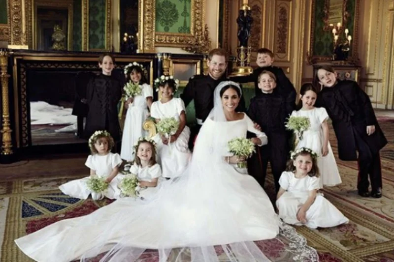 Oficjalne fotografie ślubne księcia i księżnej Sussex wykonał Alexi Lubomirski, fotograf polskiego pochodzenia