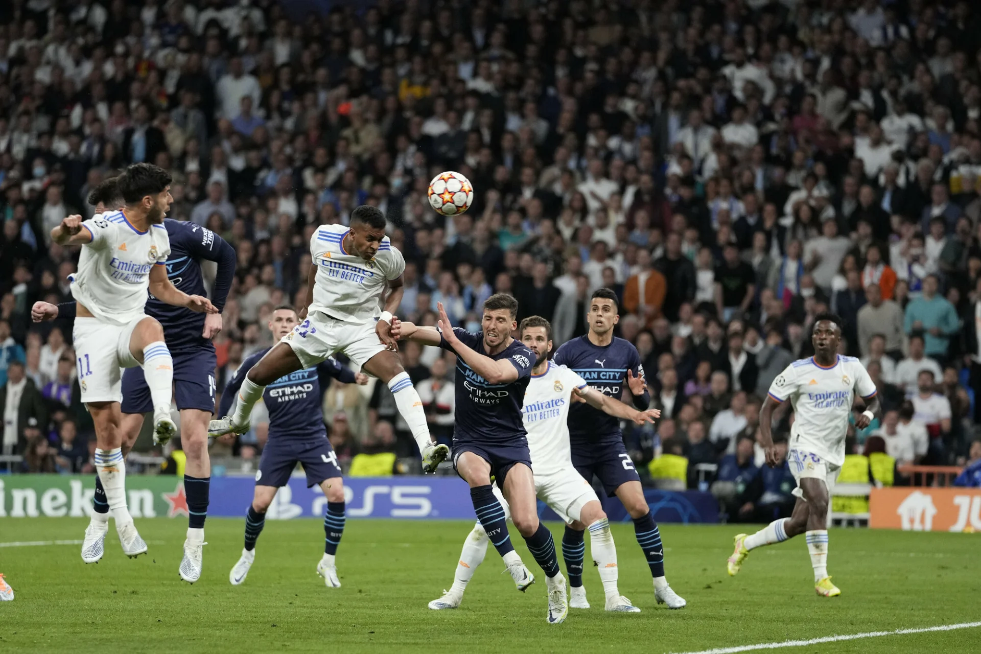 Real Madryt znów zagra w finale Ligi Mistrzów, znów wrócił do gry i odrobił straty w dwumeczu z Manchesterem City