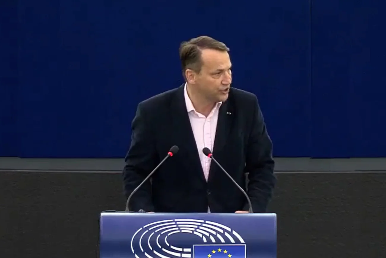 Radosław Sikorski odniósł się w Parlamencie Europejskim do śledztwa Pandora Papers
