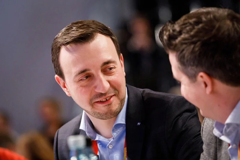 Urodzony w Polsce Paul Ziemiak został nowym sekretarzem generalnym największej niemieckiej partii CDU. Wśród chadeków zajmie drugą najważniejszą funkcję po Annegret Kramp-Karrenbauer, która zastąpiła Angelę Merkel na fotelu szefowej partii.