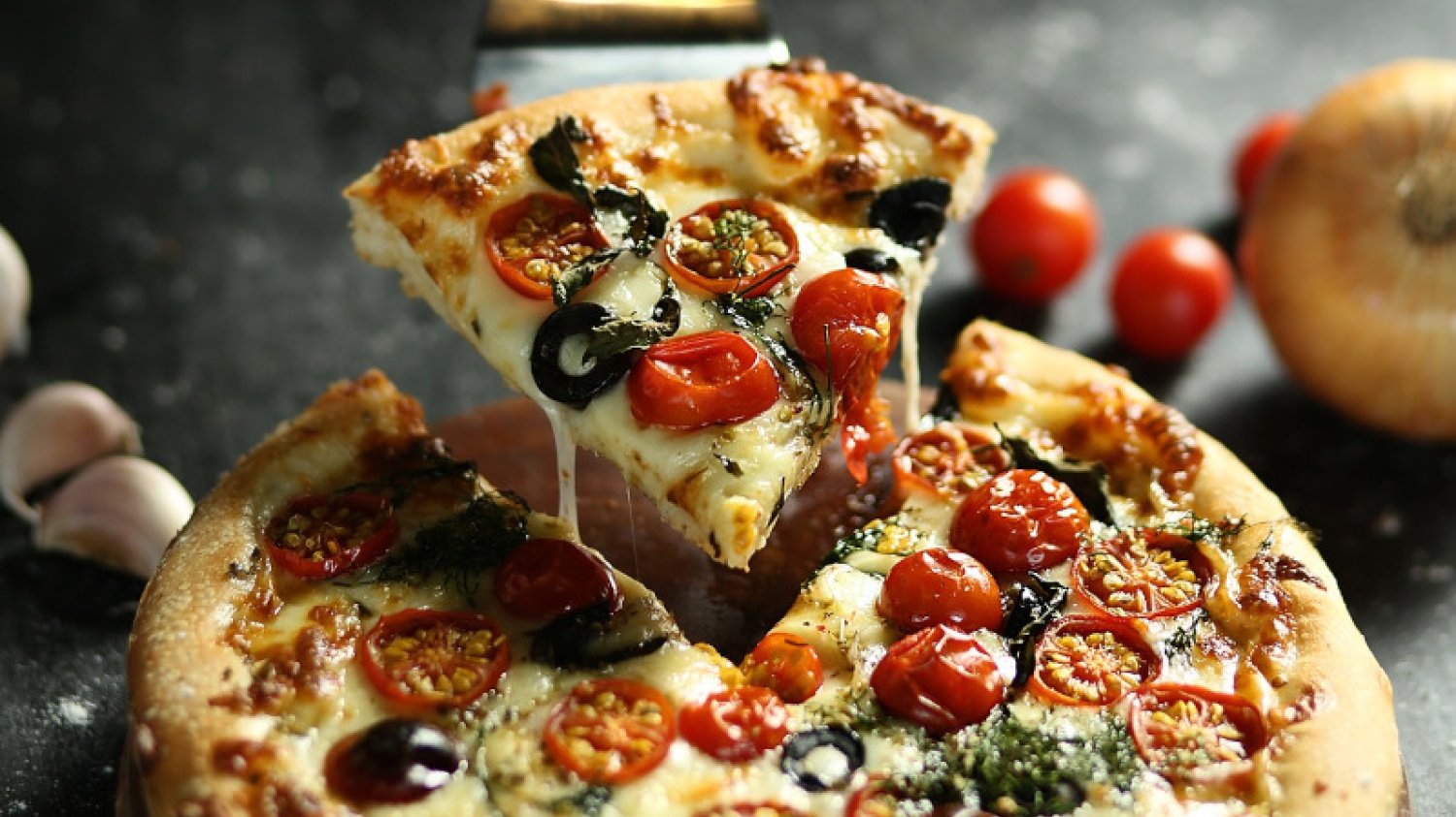 Sprawdzone triki na domową pizzę.
