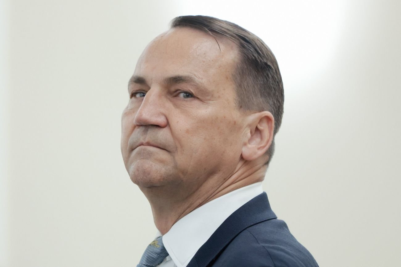 Sikorski odpowiada na skandaliczne słowa Dudy. Prezydenta piętnują też sędziowie