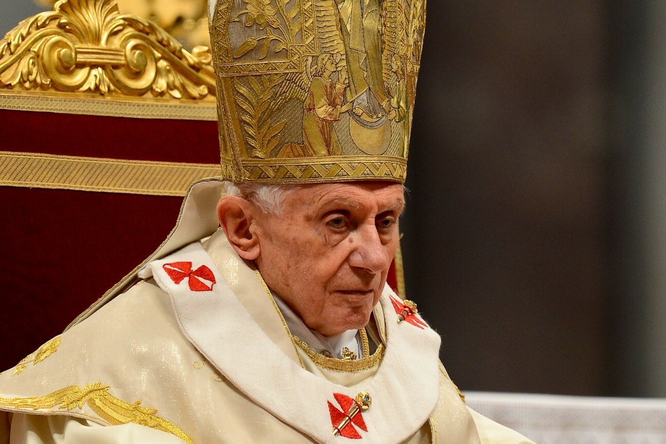 Benedykt XVI cierpi z powodu obecnej sytuacji w Kościele