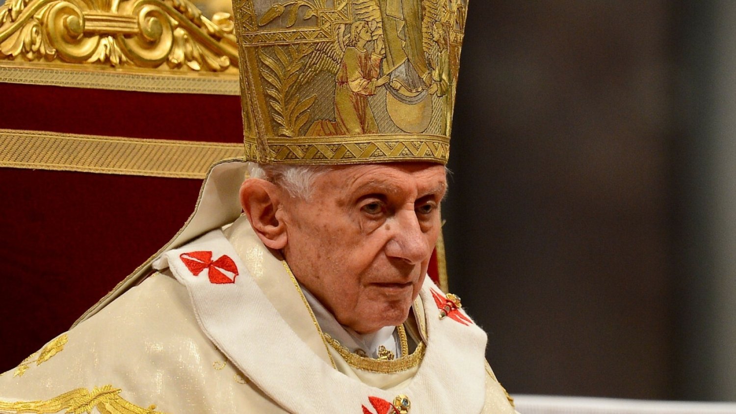Benedykt XVI cierpi z powodu obecnej sytuacji w Kościele