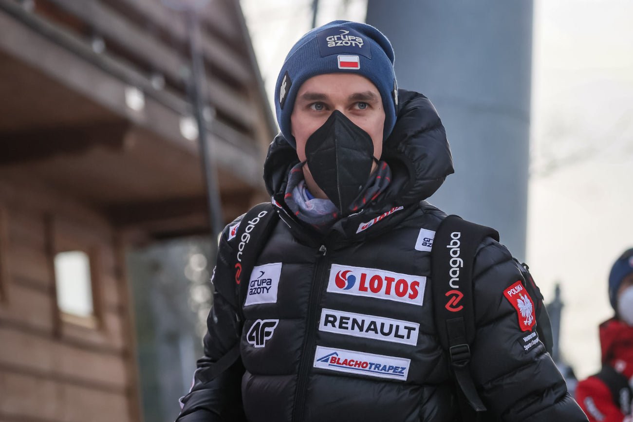 Piotr Żyła otrzymał pozytywny wynik testu na COVID-19. Mistrz świata z 2021 roku będzie musiał kilka dni "odpocząć".