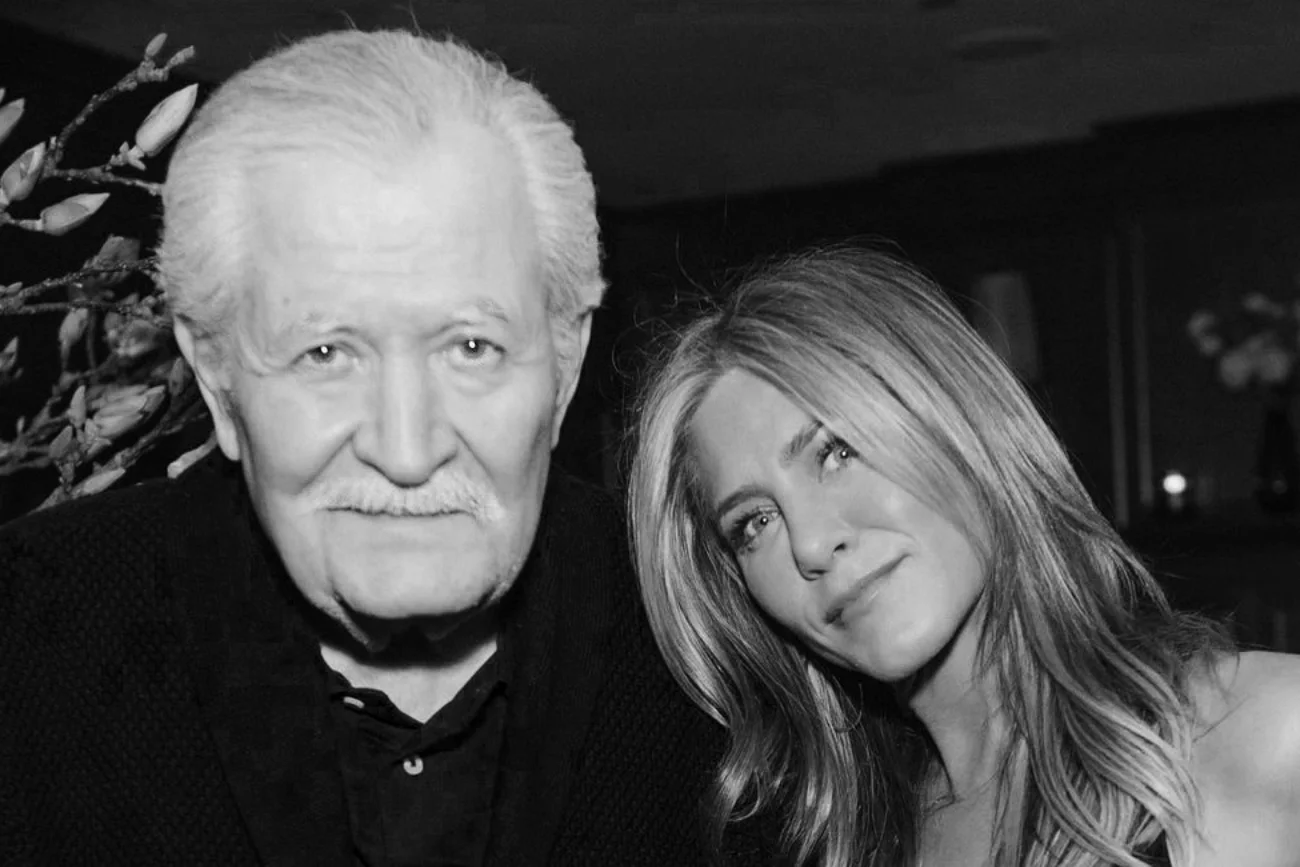 Nie żyje John Aniston. Gwiazda serialu "Przyjaciele" żegna tatę