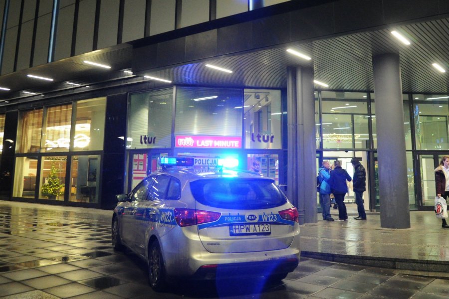 Do śmierci kobiety doszło przed siedzibą Polsatu. Próbował jej pomóc dziennikarz, niestety, kobieta zmarła.