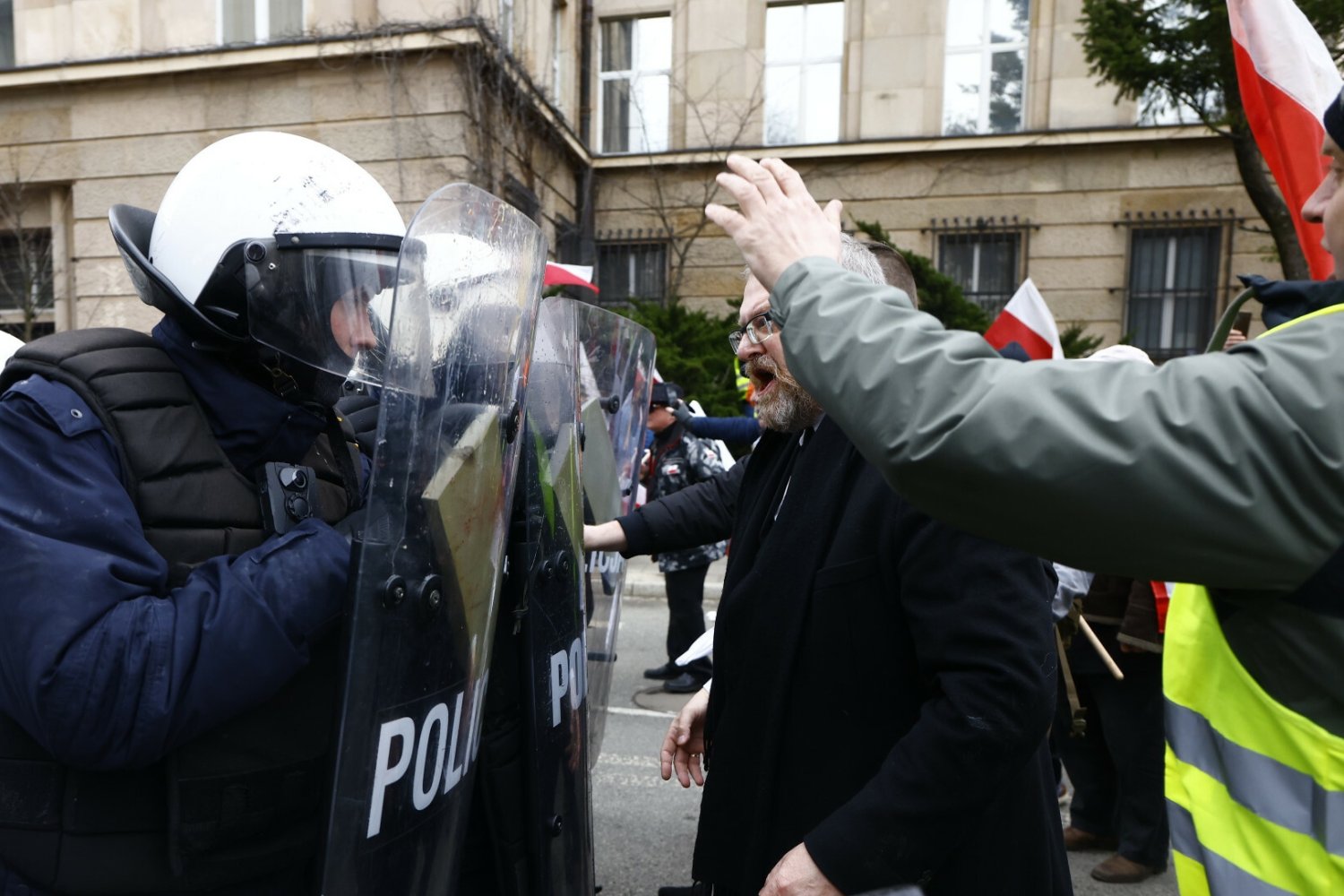 Protest rolników w Warszawie. Weszli na teren Sejmu i były dantejskie sceny.