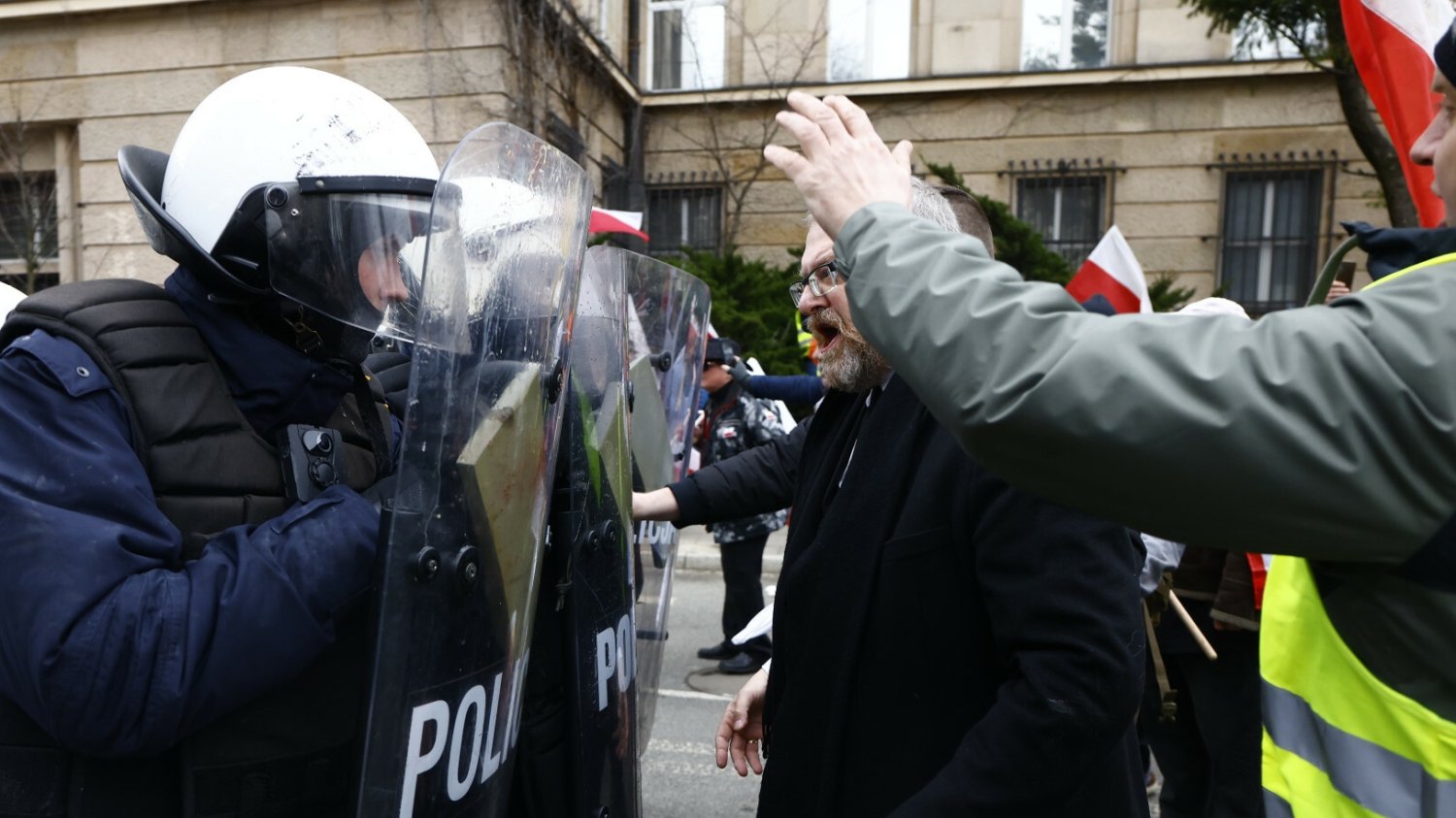 Protest rolników w Warszawie. Weszli na teren Sejmu i były dantejskie sceny.