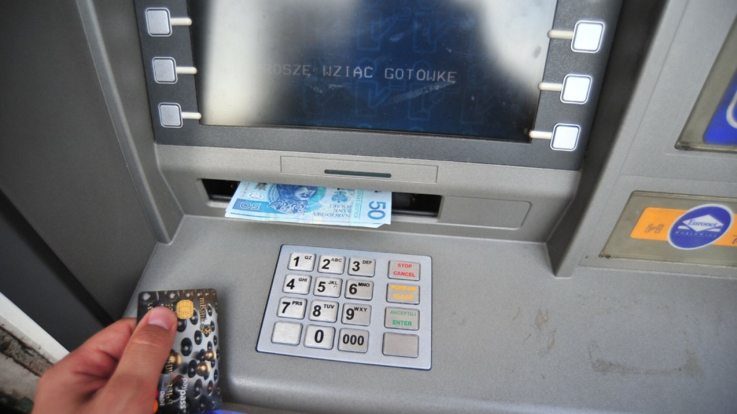 W Nowym Roku pracowników czekają podwyżki. Sprawdź, czy Ty też powinieneś ją otrzymać. Wzrost płacy minimalnej od 1 stycznia 2025 roku. Tyle dostaniesz na rękę.