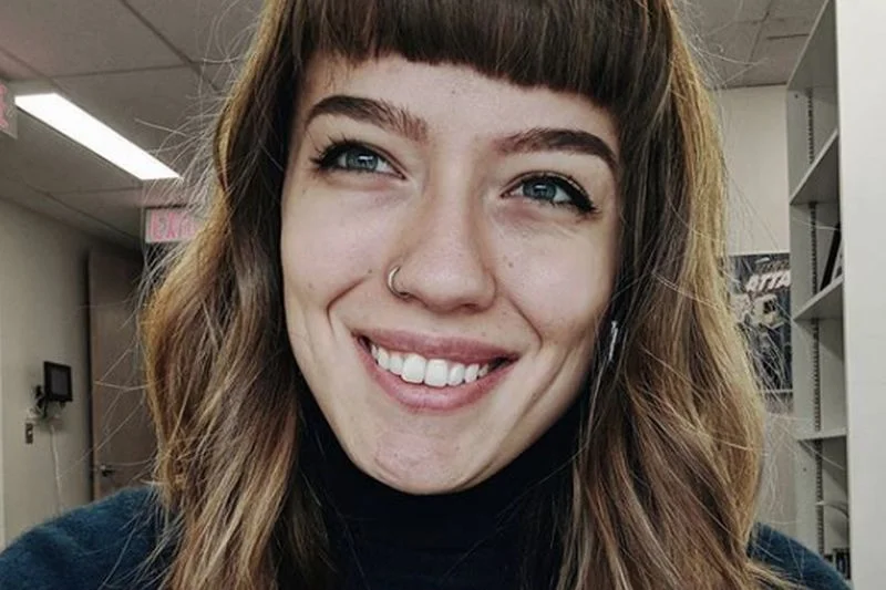 Baby bangs to fryzjerski hit tego sezonu