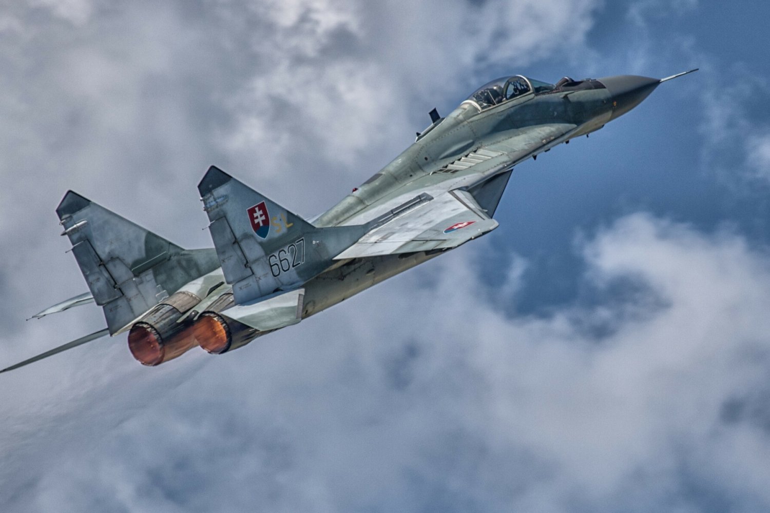 Słowacki MiG-29 podczas lotu.