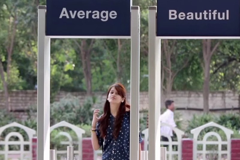 Piękna czy średnia? Większość kobiet niestety, wybiera ten drugi wariant...