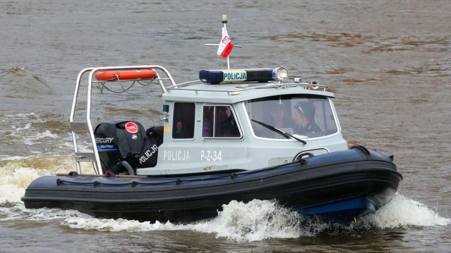 Policja w Warszawie wydobyła zwłoki z Wisły